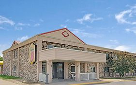 Super 8 By Wyndham Monticello